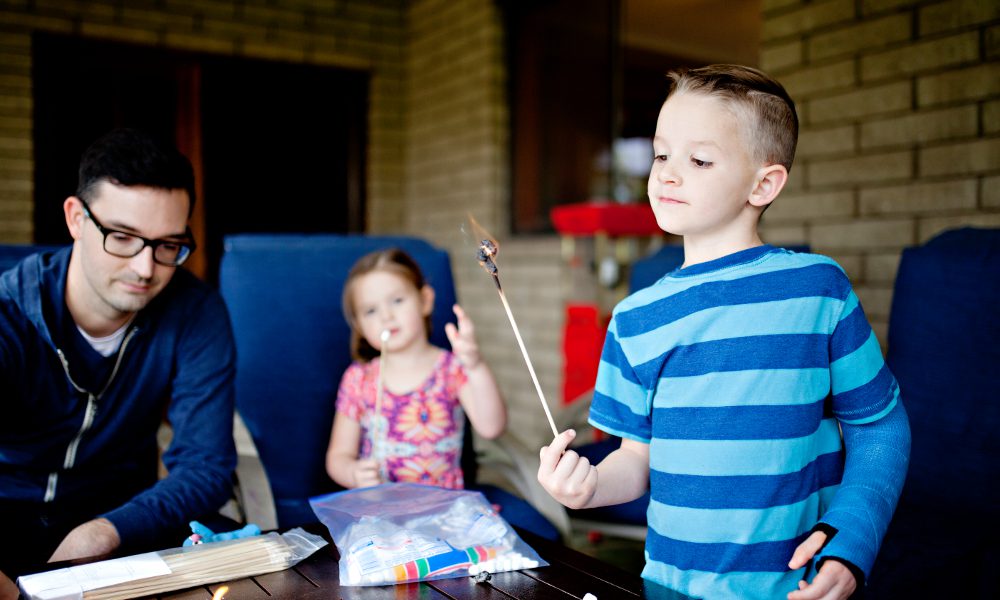 Enfant et plâtre : comment occuper un enfant blessé pendant les vacances ? Enfant et plâtre : comment occuper un enfant blessé pendant les vacances ?