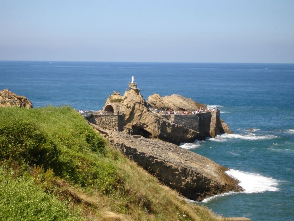 France-Biarritz-Rocher_de_la_Vierge-2005-08-05