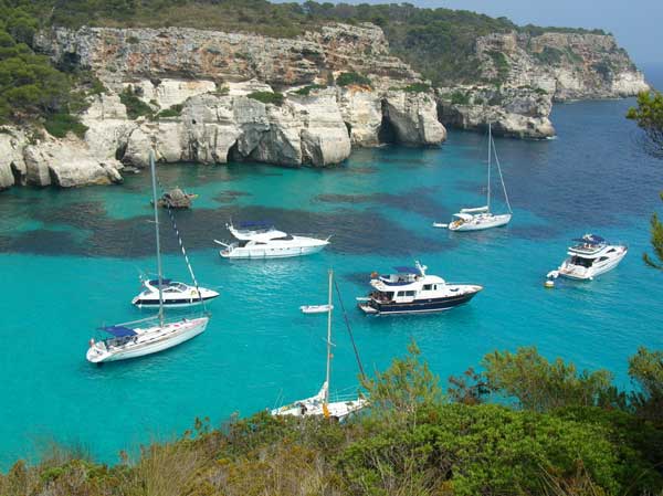 bateau crique mer